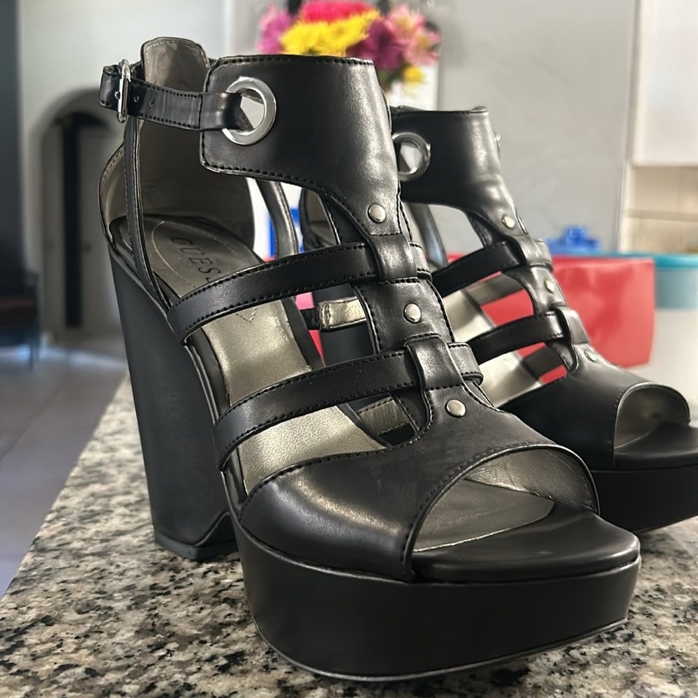 beautiful Guess Black sandals size 8 M